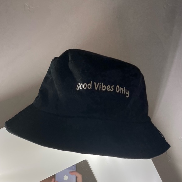 Good vibes only hat - Picture 2 of 3